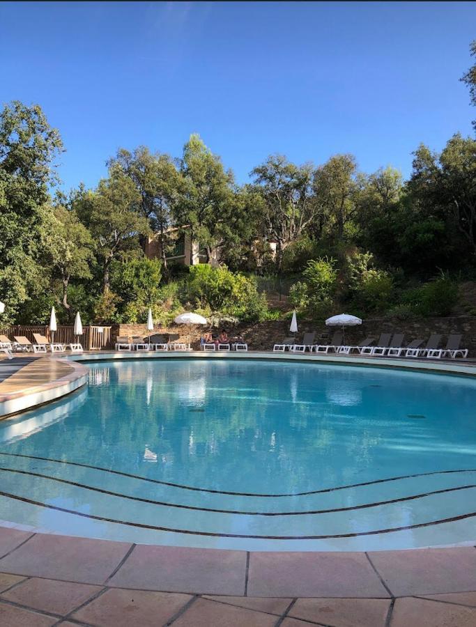 Charmant Appartement Village Restanques De Saint Tropez Grimaud Buitenkant foto