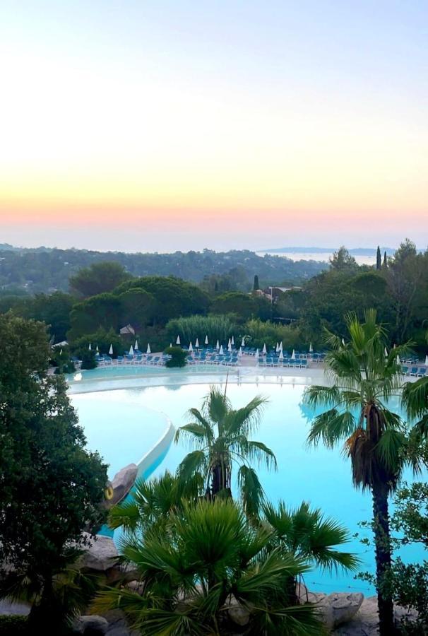 Charmant Appartement Village Restanques De Saint Tropez Grimaud Buitenkant foto